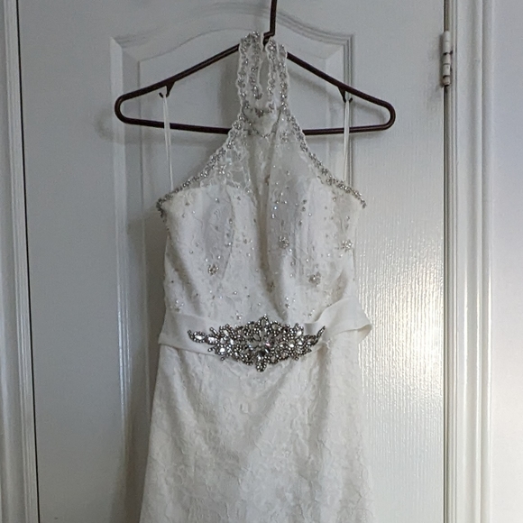Halter Style Wedding Gown with Train - Picture 2 of 11